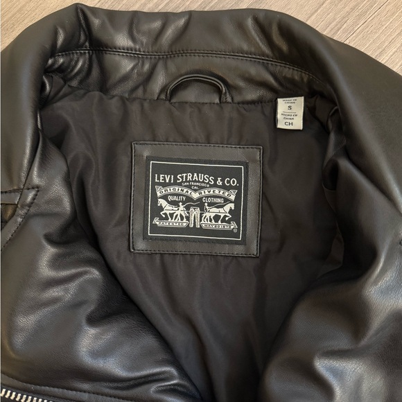 Levi's Black Puffer Jacket with Silver Accents - Picture 3 of 5